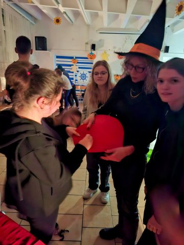 WhatsApp Image 2025-11-26 at 23.32.37 (1)