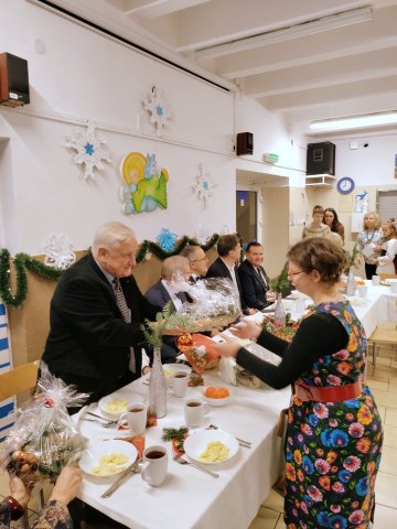 WhatsApp Image 2025-12-17 at 20.20.09 (1)