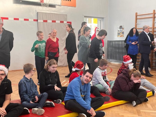 Zdjęcie WhatsApp 2023-12-19 o 20.00.43_33be4abd