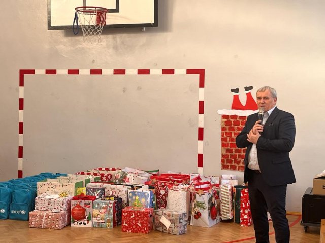 Zdjęcie WhatsApp 2023-12-19 o 20.00.43_4b97b75f