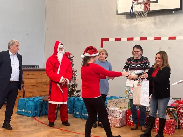 Zdjęcie WhatsApp 2023-12-19 o 20.00.45_b0237271