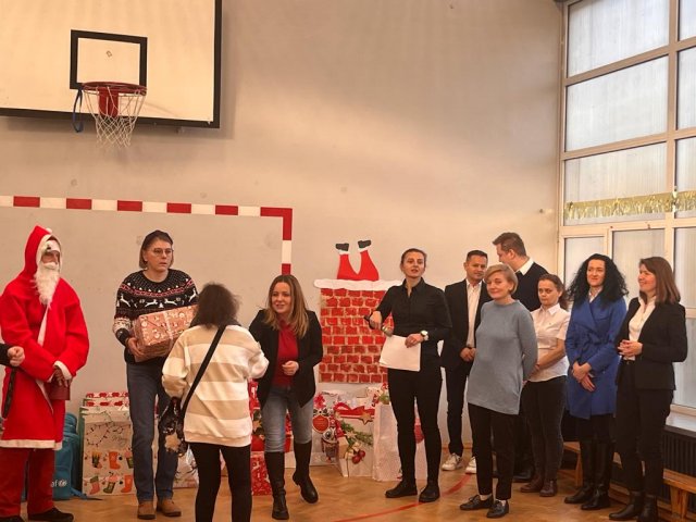 Zdjęcie WhatsApp 2023-12-19 o 20.00.46_206245f7