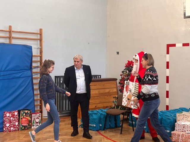 Zdjęcie WhatsApp 2023-12-19 o 20.00.46_e663f776