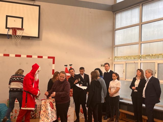 Zdjęcie WhatsApp 2023-12-19 o 20.00.47_73cd6d5e