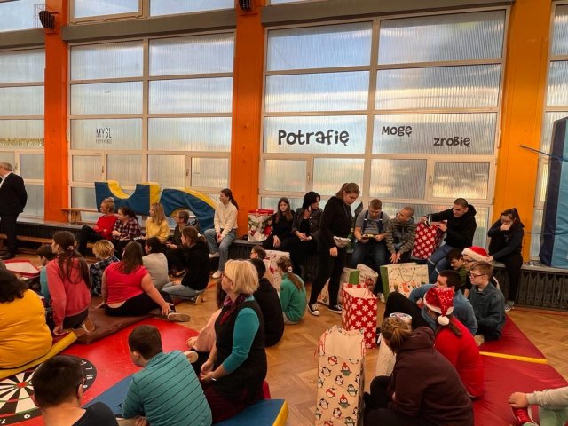 Zdjęcie WhatsApp 2023-12-19 o 20.00.50_19b2e233