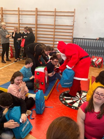 Zdjęcie WhatsApp 2023-12-19 o 20.00.51_d1ed5f48