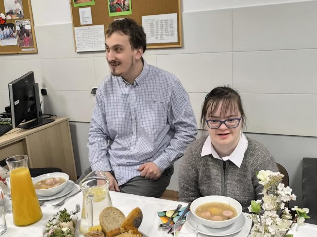 Zdjęcie WhatsApp 2025-04-14 o 21.45.42_70226351